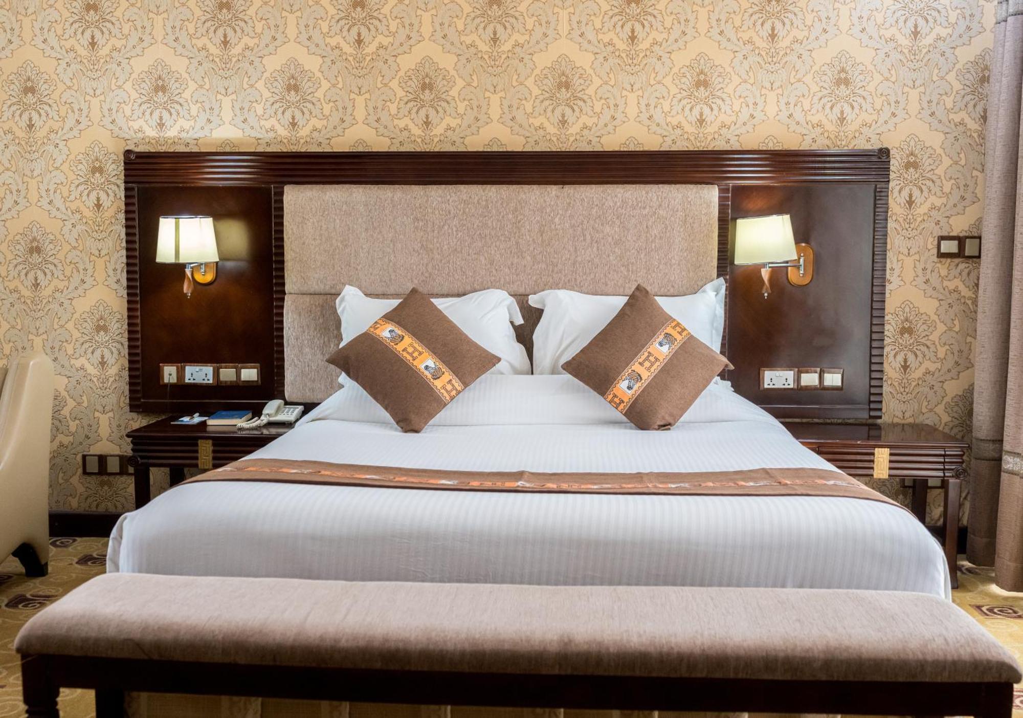 Lemigo Hotel Kigali Bagian luar foto
