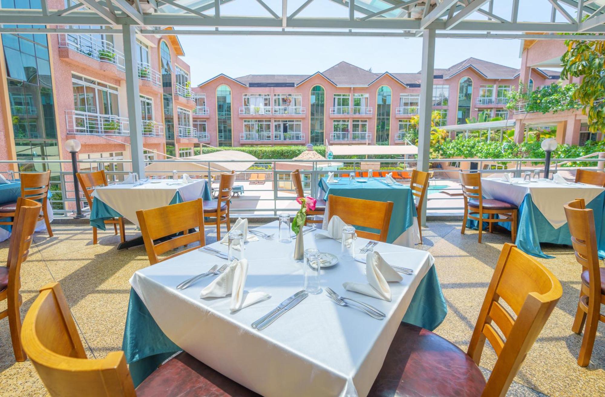 Lemigo Hotel Kigali Bagian luar foto