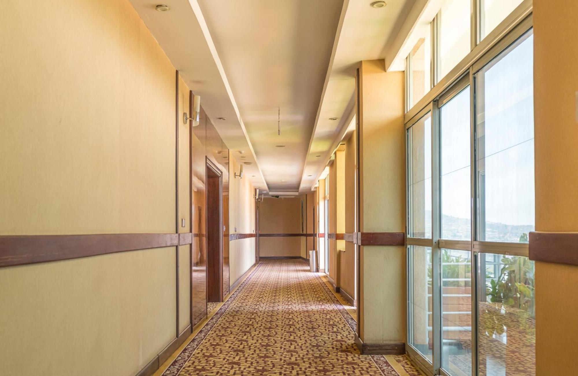 Lemigo Hotel Kigali Bagian luar foto