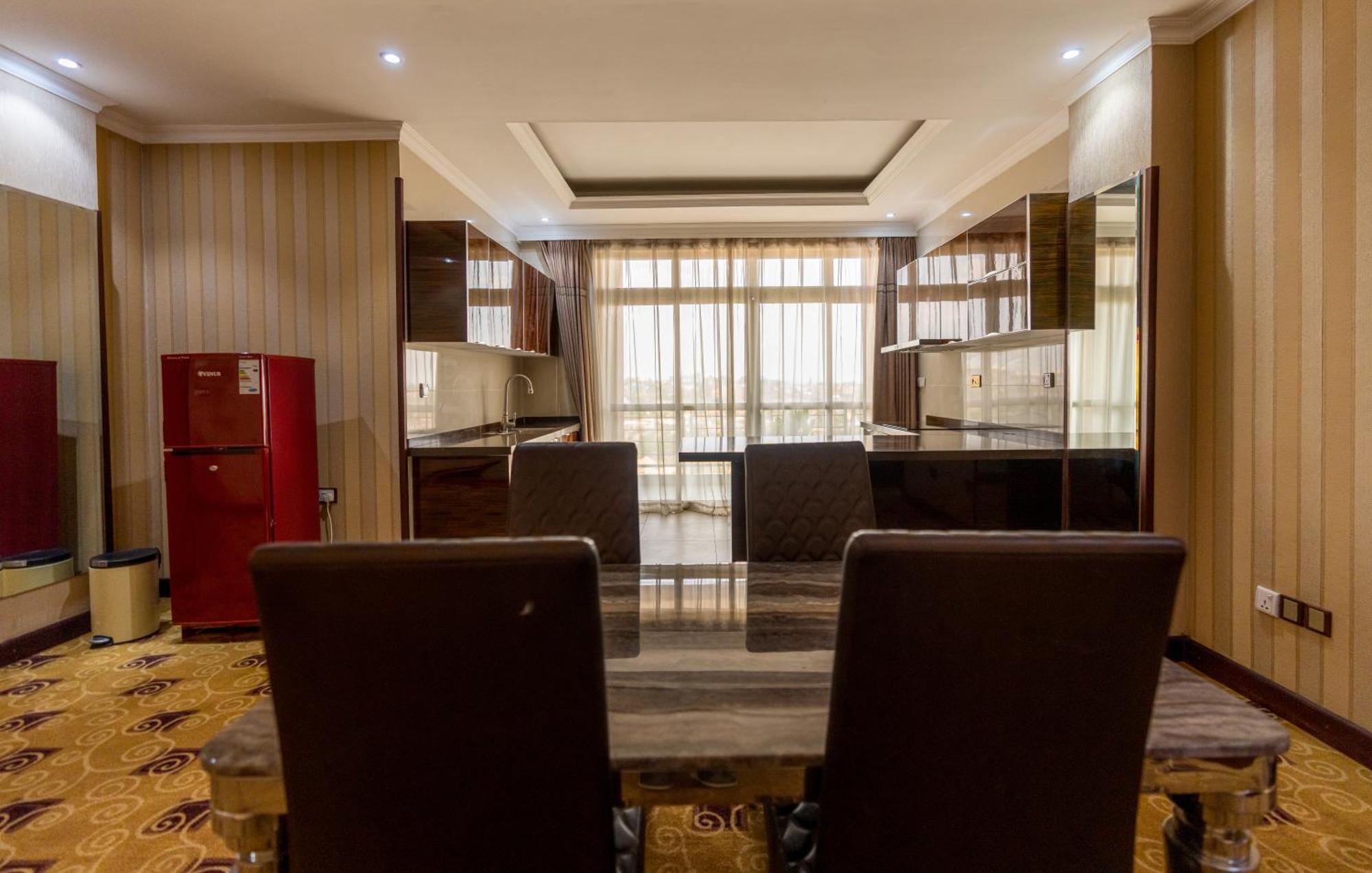 Lemigo Hotel Kigali Bagian luar foto