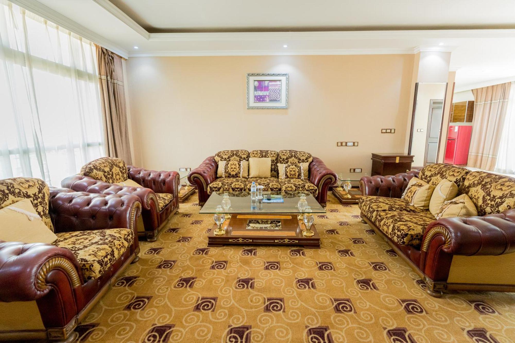 Lemigo Hotel Kigali Bagian luar foto