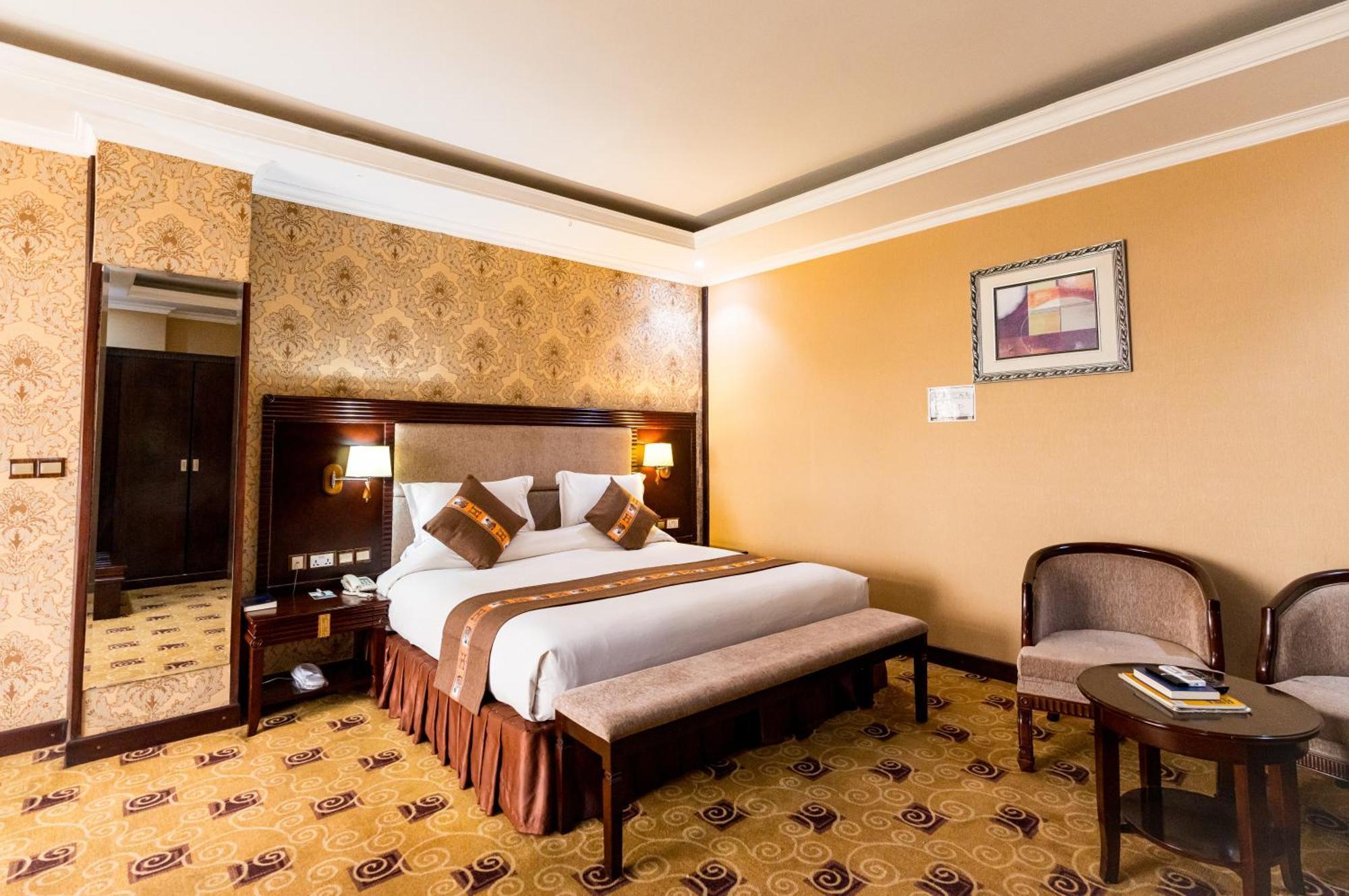 Lemigo Hotel Kigali Bagian luar foto