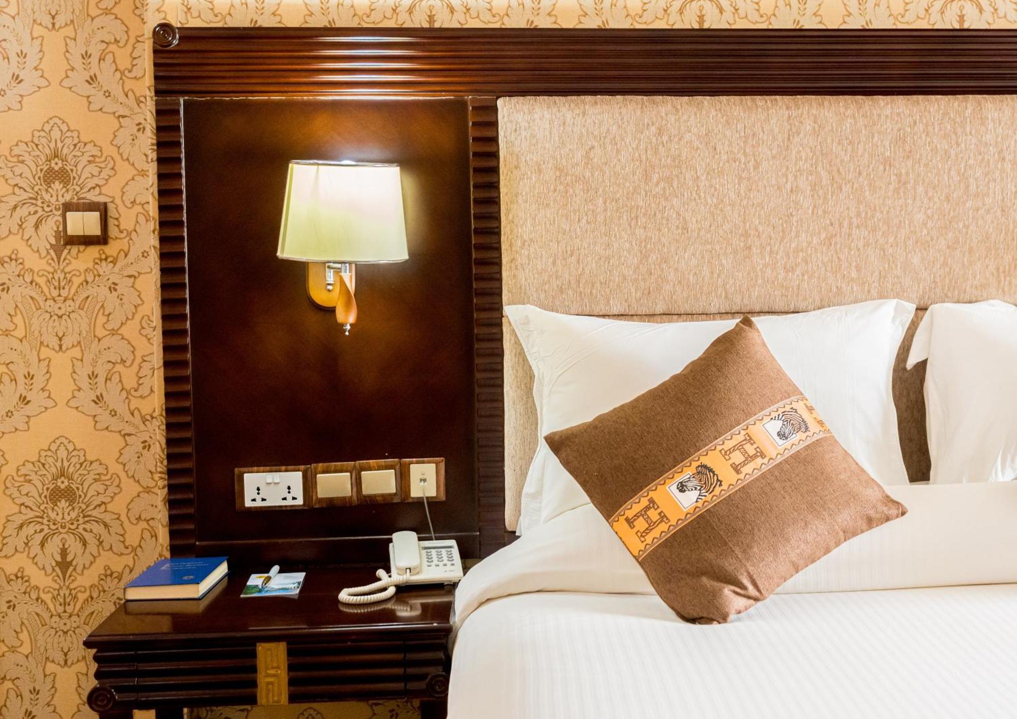 Lemigo Hotel Kigali Bagian luar foto