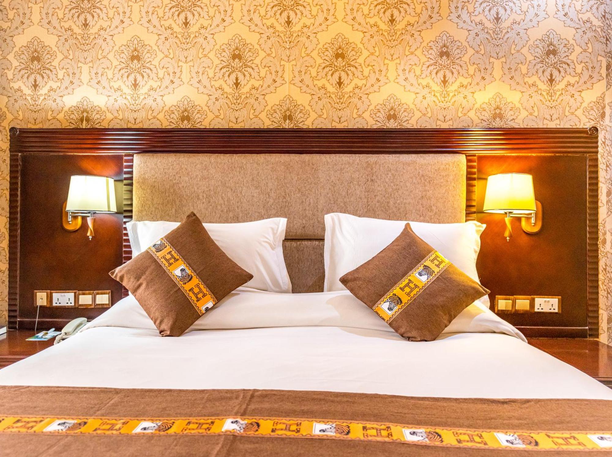 Lemigo Hotel Kigali Bagian luar foto