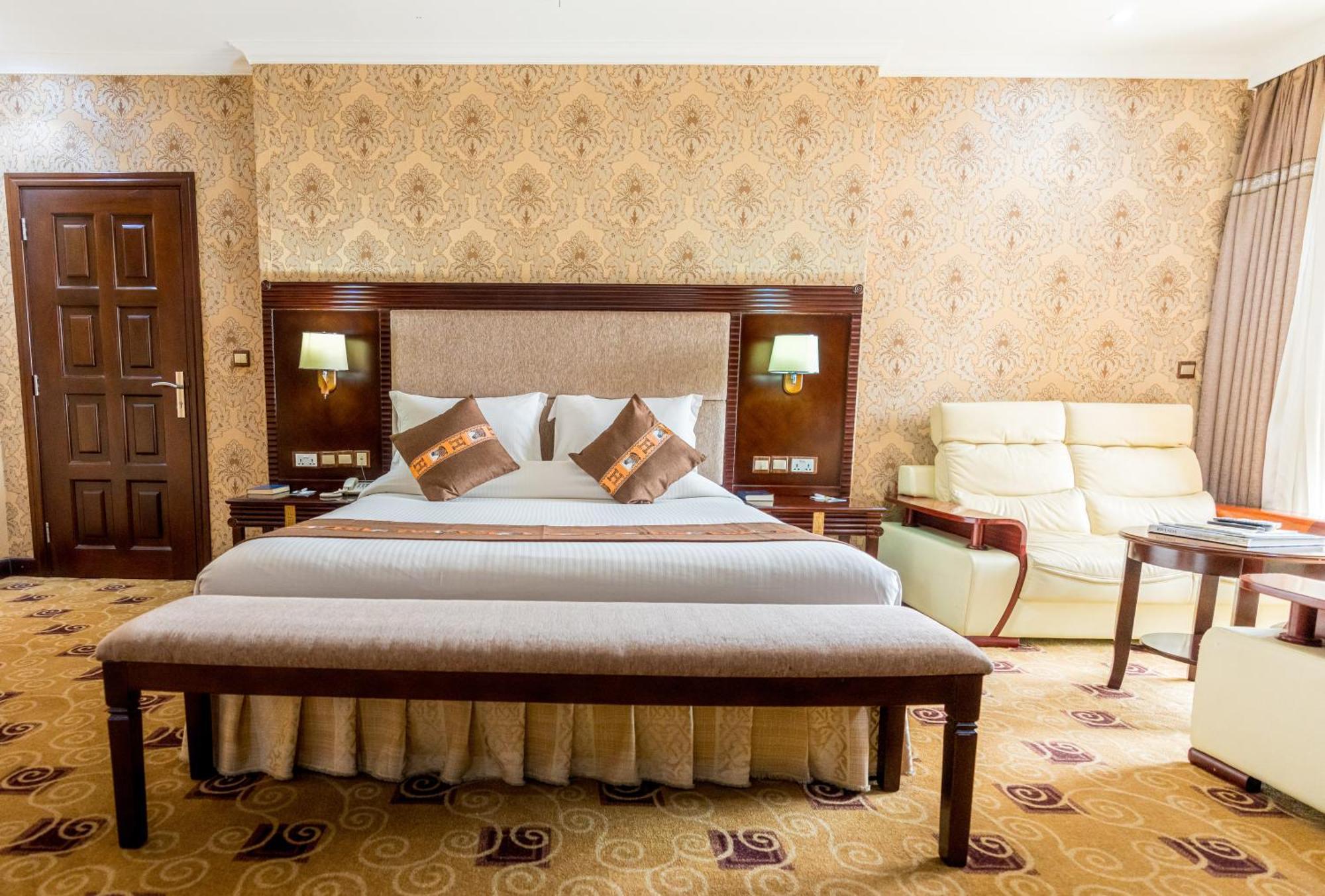 Lemigo Hotel Kigali Bagian luar foto