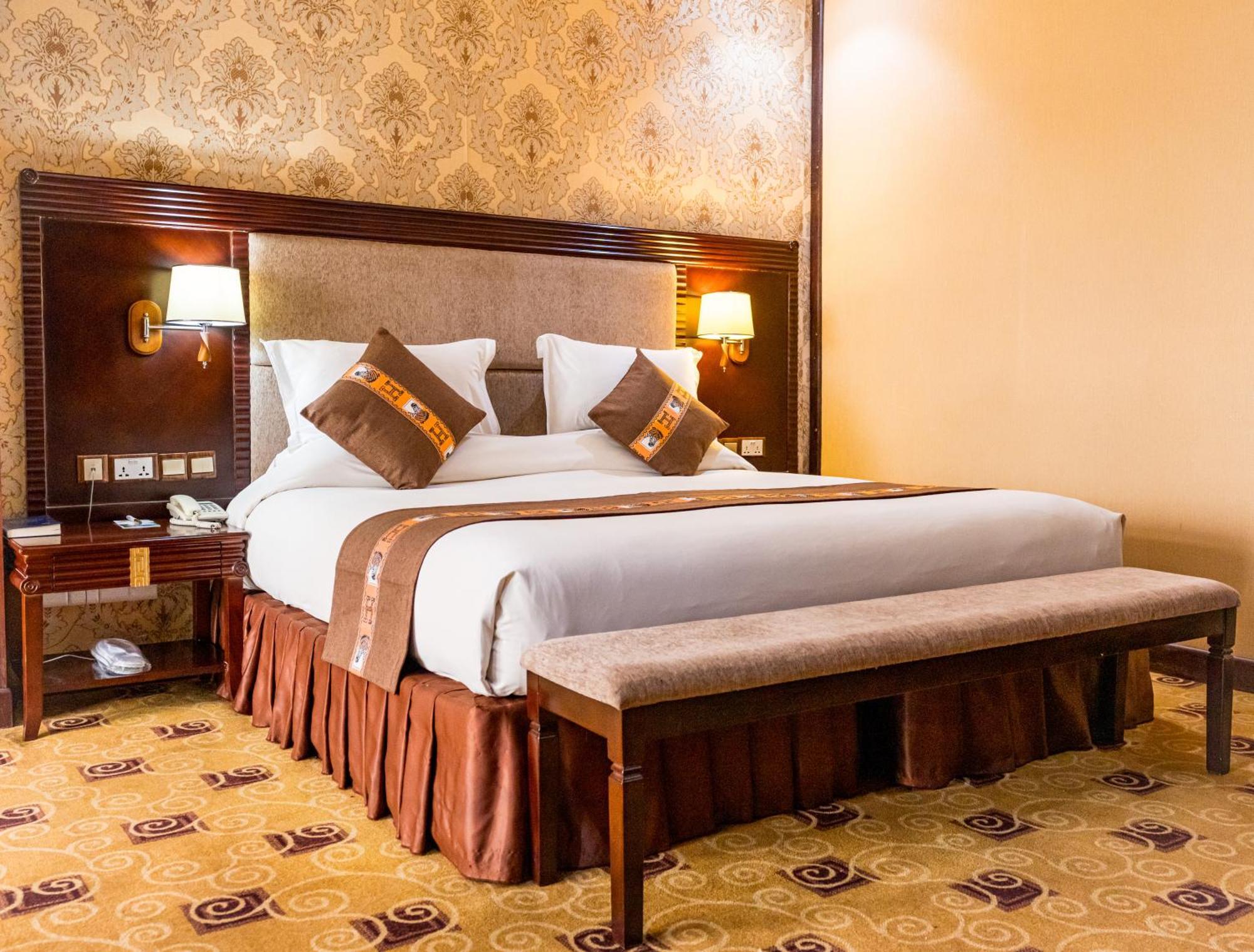 Lemigo Hotel Kigali Bagian luar foto