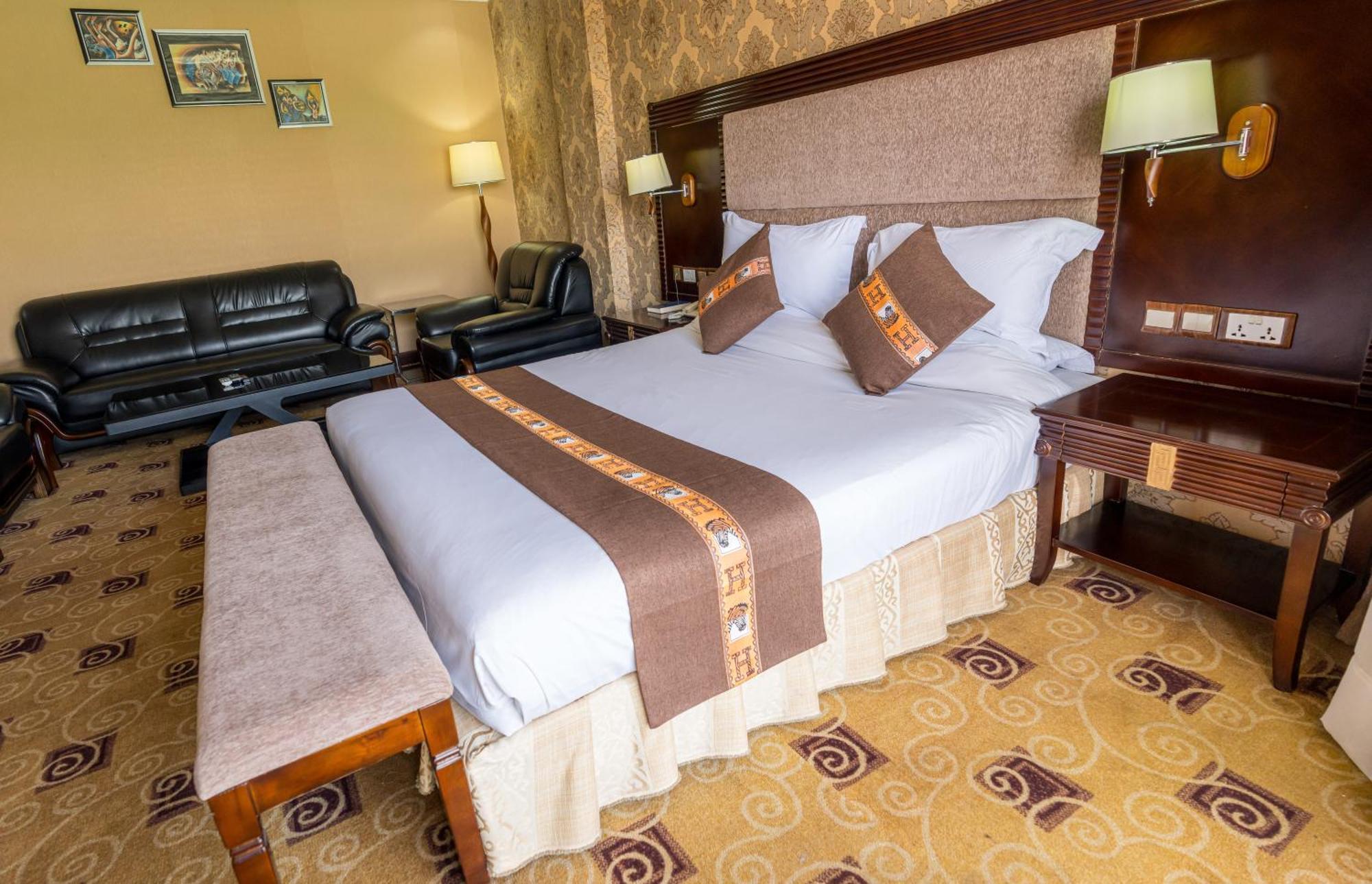 Lemigo Hotel Kigali Bagian luar foto