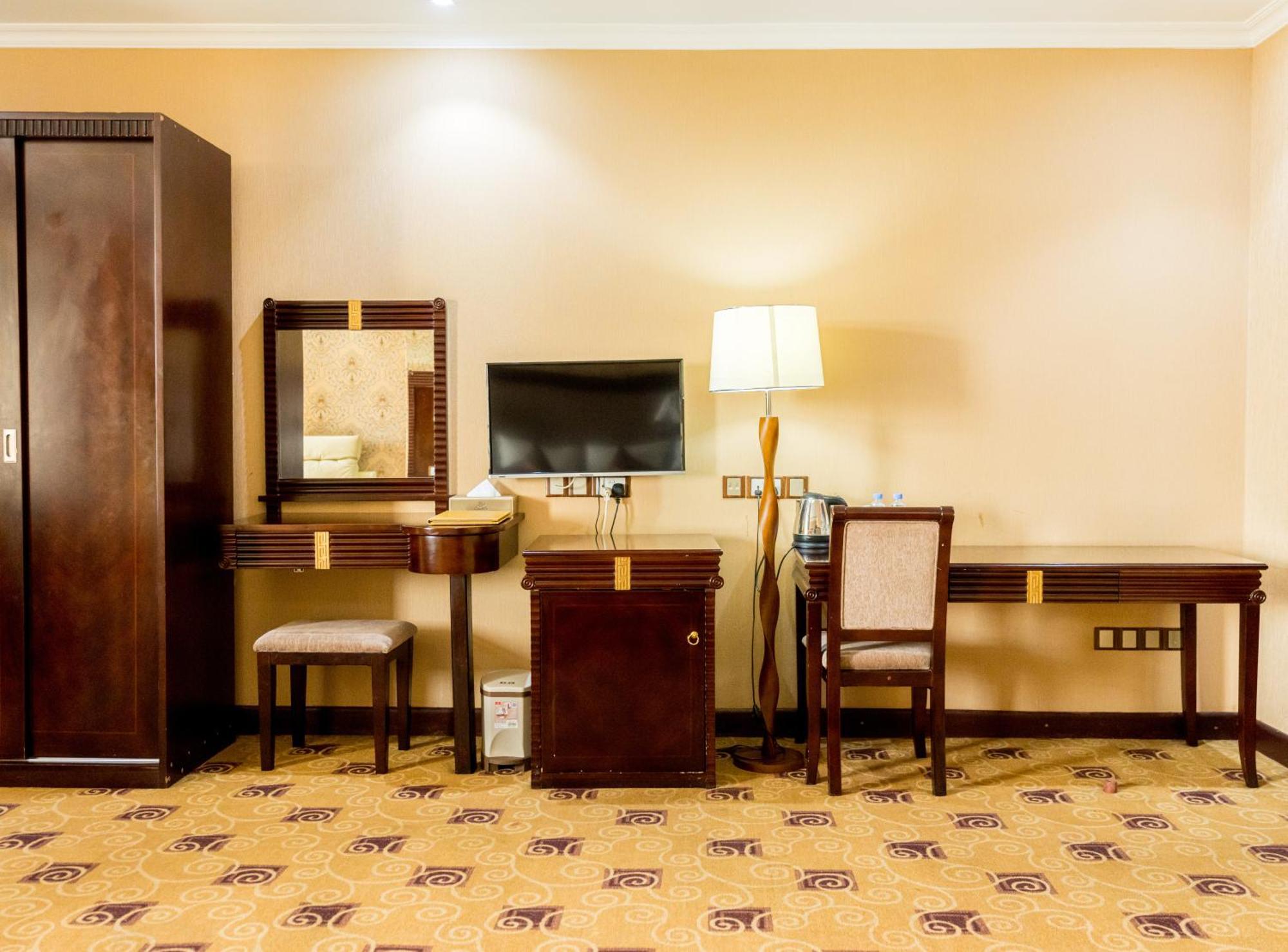 Lemigo Hotel Kigali Bagian luar foto