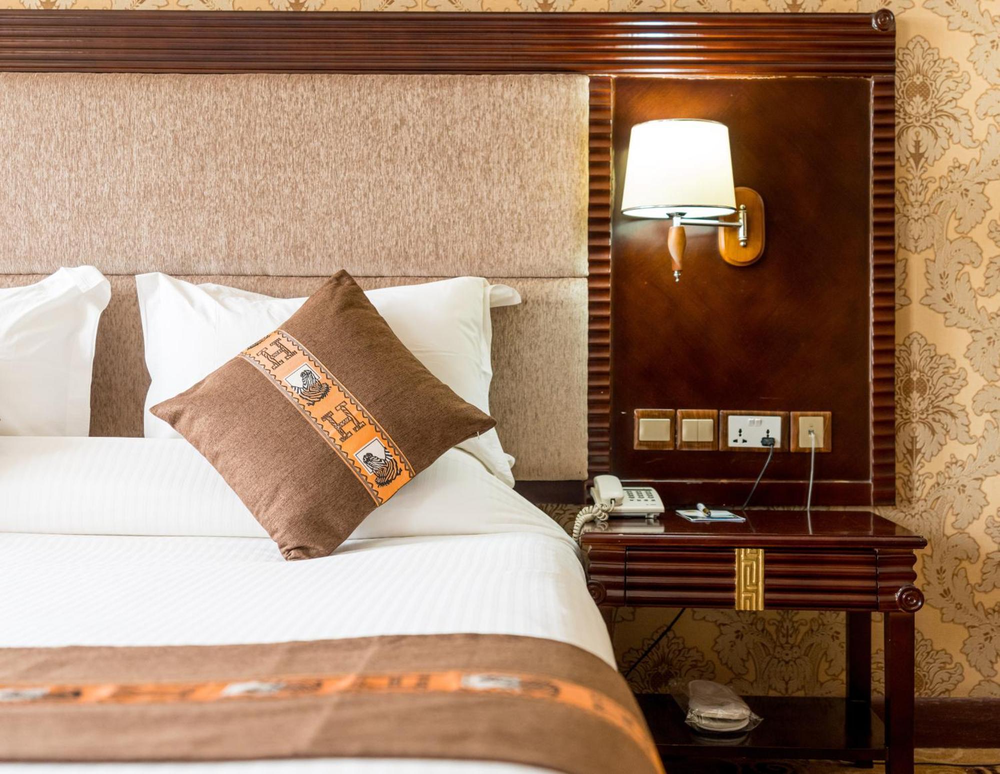 Lemigo Hotel Kigali Bagian luar foto