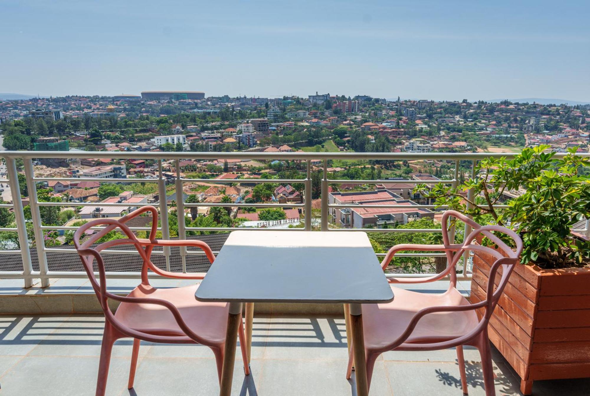 Lemigo Hotel Kigali Bagian luar foto