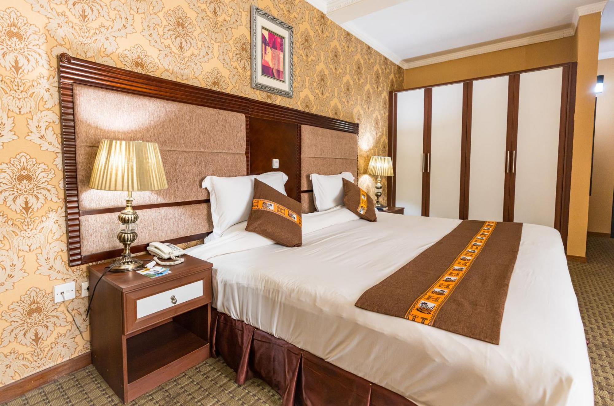 Lemigo Hotel Kigali Bagian luar foto