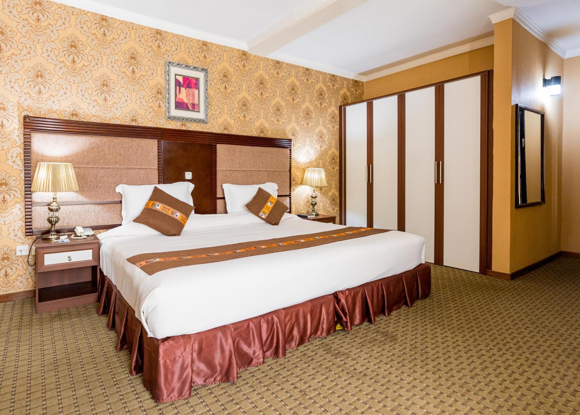 Lemigo Hotel Kigali Bagian luar foto